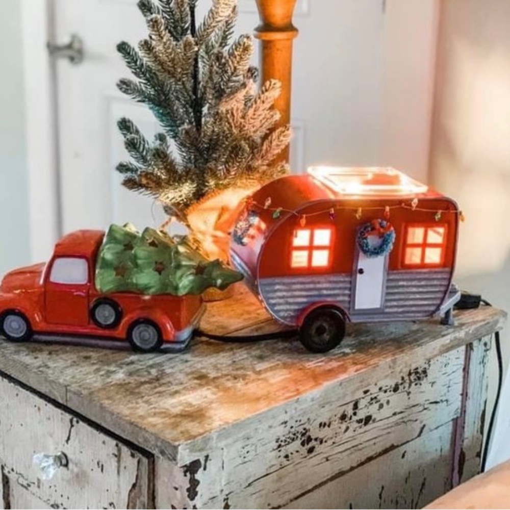 Scentsy Camper and Pine for Plaid Mini Warmer